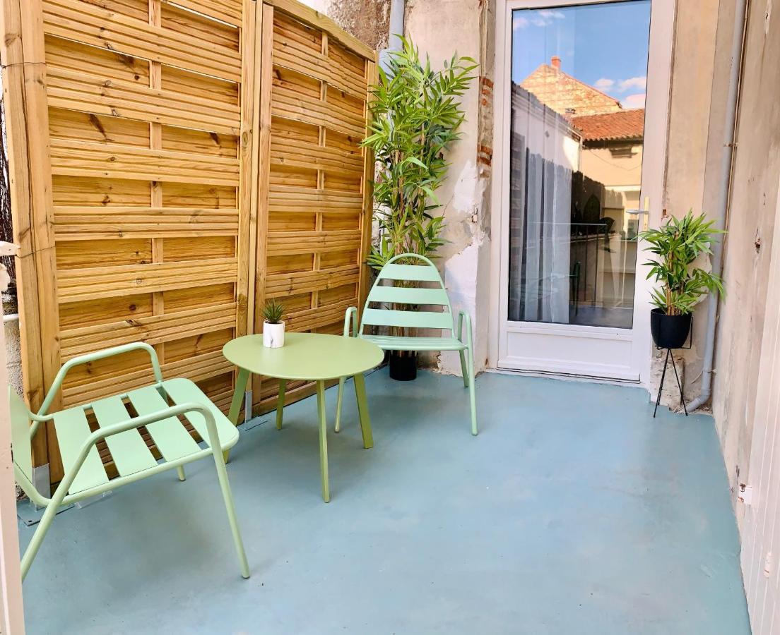 Le Dumon 2 - T2 Avec Garage - Terrasse - Wifi - Gare A 200M Apartment Agen Bagian luar foto